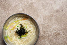 칼국수 한그릇 9천원 넘었다...1월 외식물가 얼마?