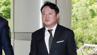 [Weekly CEO] 이웅열 전 코오롱 회장, 인보사 논란에… 자택 '가압류'