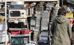 황학동 중고시장 가보니… 새것 같은 중고도 찾는 이 없더라