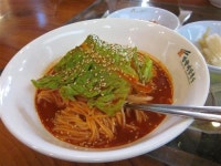 고향을 생각나게 하는 맛 망향비빔국수