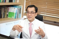 “가벼운 어깨통증 그냥 지나치지 마세요”
