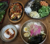 “맛있는 밥 먹고 가족사진 무료 촬영권 받아요~”