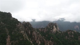 산과 바다의 풍광에 빠져든 한적한 가족여행