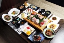 첫 눈처럼 순하고 고운 숙성참치맛!