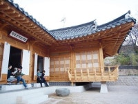 인왕산 자락에 한옥도서관 개관