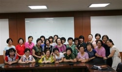 [일산농협 로컬 푸드 직매장에 반찬가게와 카페 차린 ‘행복찬방 협동조합’]엄마 손이 모이니 맛은 기본, 몸에도 좋은 반찬이 나오죠!