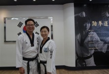 [인생의 동반자이자 무술 동지로~]용인대 타이곤 태권도장 권관배·김미선 부부