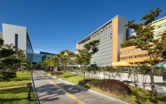 의료기 납품조건으로 의사 해외연수 요구