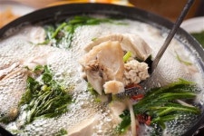 다시 돌아온 맛집 ‘무진장왕뽈때기’_ 담백한 대구살과 아삭한 콩나물의 매콤한 하모니