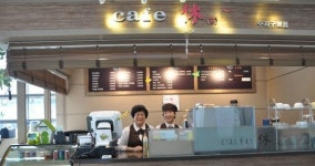 홍천군노인복지관휴(休)카페 | ['카페 휴' 노인일자리 품격을 높이다] 노인 바리스타 운영 … 전문성 갖춘 자립형 일자리