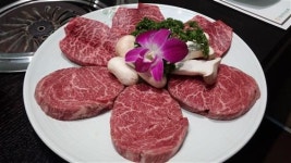 잘 먹었다 소리 절로 나오는 문전성시 한우맛집