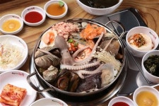낙지 베테랑 도용길 대표의 낙지사랑이 담긴 도용길의 엄청난 낙지, 맛집으로 인기