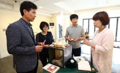 성북동 주민자치회관은 작은 미술관