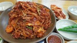 24시간 준비하는 정성담긴 감자탕 맛보세요~