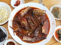 “밥도둑이 따로 없네! 입맛 확 당기는 고추명태조림”
