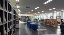북카페로 변신한 도서관, 책 읽는 공간 확대 돼