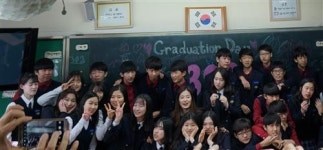 [2017 분당·용인 졸업식 풍경] “안녕은 다시 만나기 위한 약속일거야~”