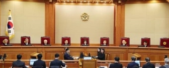 [만약 탄핵심판 직전 대통령이 사퇴한다면] 헌재 심판 계속해 결론낼 가능성 높아