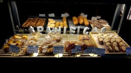 [커피 향 가득한 골목 ‘선유도 카페거리’]걷고 싶은 길, 구석구석 개성 있는 가게들 많아 