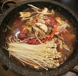 깔끔한 단품 메뉴와 푸짐한 상차림의 코스 메뉴