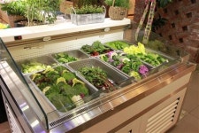 봄 향기 물씬 풍기는 쌈밥정식에 마음을 뺏기다