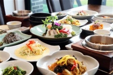 “고급퓨전 한정식으로 신토불이를 한식에 입히다.”