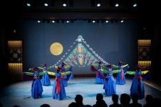 [취업·자격증 등 대학 평생교육원 전문 과정 인기]무형문화재 예능보유자 직강 한국무용(평양검무), 미술심리상담사 등 영역별 전문가 초빙... 