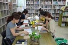 [모임   판교 봇들마을 이지더원 작은 도서관 ‘책 읽는 다락방’]“독서가 있는 삶, 생활이 촉촉해지는 원동력이에요”