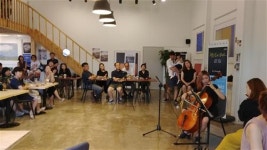 일터, 쉼터, 삶터가 함께 어울린 복합 문화 공간