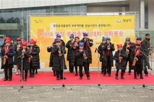 [시민축제가 된 평창 성화 봉송]평창동계올림픽 성화, 성남을 달구다