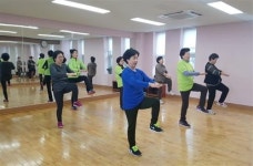 [우리 동네 이색 운동을 소개합니다 ‘밸런스워킹’]제자리 걷기의 힘을 아시나요?