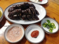 뜨끈한 돌솥 밥과 순댓국 덕분에 꽃샘추위도 거뜬해요~