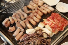 찰지고 고소한 상위 1%의 귀한 고기, 지례흑돼지