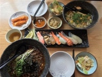 신선한 스시와 냉모밀로 시원한 여름이여 오라
