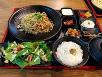 정갈하고 담백한 한 상차림