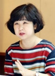 [위기에 내몰린 한국 아동·청소년│② 인터뷰-홍현주 한림대 성심병원 정신건강의학과 교수] 힘들다 신호에 응답안하면, 자해 등 극단적 선택