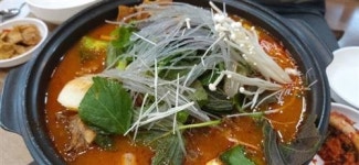 25년 전통의 손맛 잠원동 ‘털보감자탕’