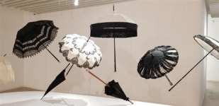 문화 산책 - ‘여름이 피다’展