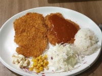 세월이 곧 맛, 한결같은 맛 돋보이는 오래된 돈가스 맛 집 