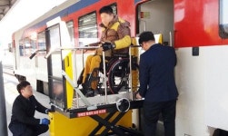 코레일, 교통약자 위한 전동휠체어 설비확대