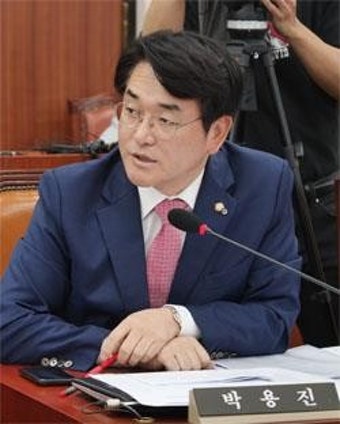 [국감인물 | 박용진(더불어민주당·서울 강북을) 의원] 작년엔 '사립유치원 비리' 올해는 '사립대학 비리'