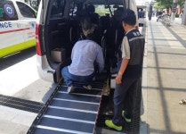 [장기요양서비스 개선│② 주야간보호 확대] 집밖 활동, 근력·인지력개선에 효과