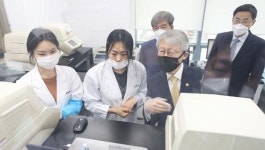 최기영 장관, 코로나19 진단시약 기업 방문