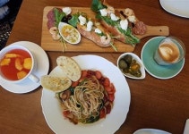 브런치가 맛있는 교대역 카페 ‘오페라빈 서초점’
