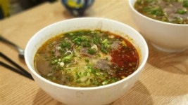 매력 넘치는 이국적인 맛, ‘분짜’와 ‘반세오’ 인기