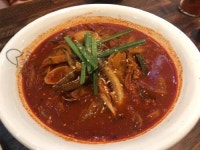 카페 감성 가득 분위기에서 즐기는 중식의 깊은 맛