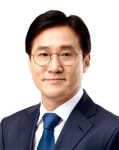[21대 국회를 이끄는 사람들 | 더불어민주당 신영대 당선인(전북 군산)] 지역산업생태계 재구성 전념