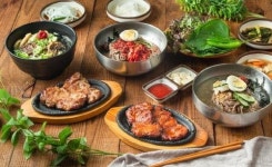 봉평막국수와 춘천닭갈비의 환상적 만남