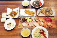 신선하고 두툼한 생선초밥을 이 가격에!