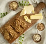 오비맥주 일석삼조 에너지바 빚는다